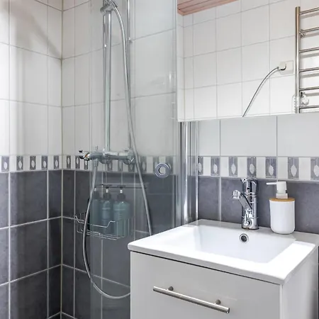 2br Near Harbor And Center With Free Parking ラハティ